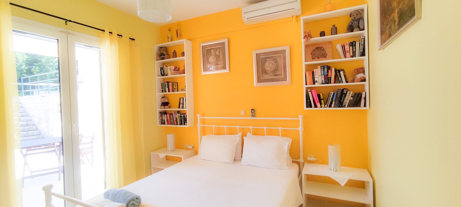 villa-alekos-paxos-bedroom-01