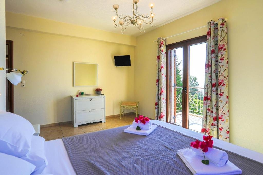 villa-aloni-paxo-bedroom-04