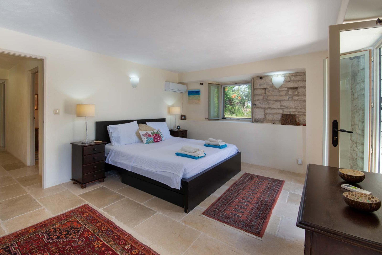 villa-amara-paxos-bedroom-02