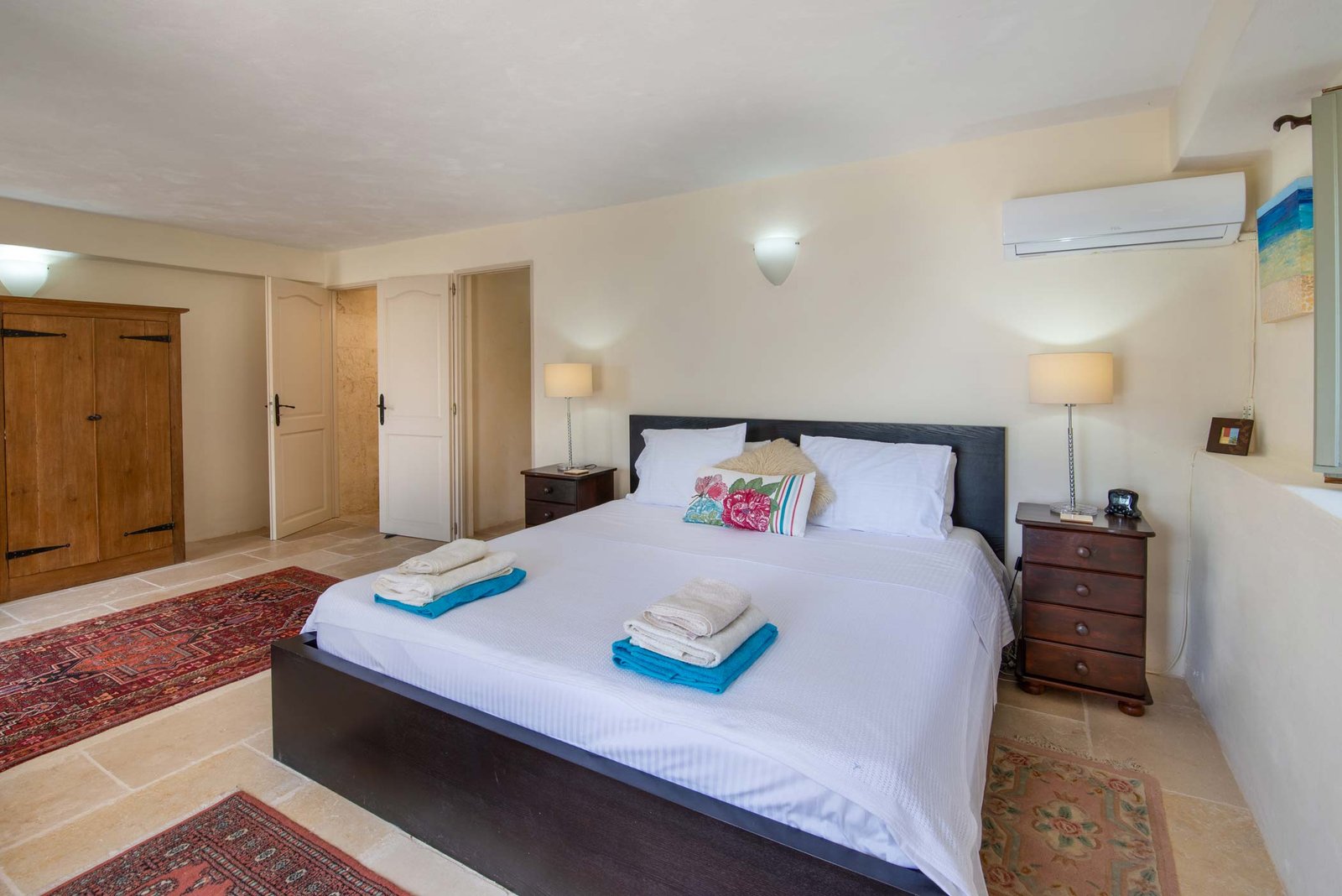 villa-amara-paxos-bedroom-03