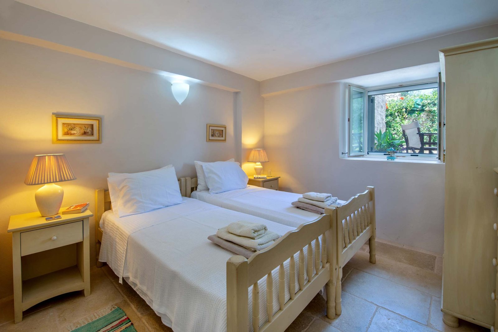 villa-amara-paxos-bedroom-04