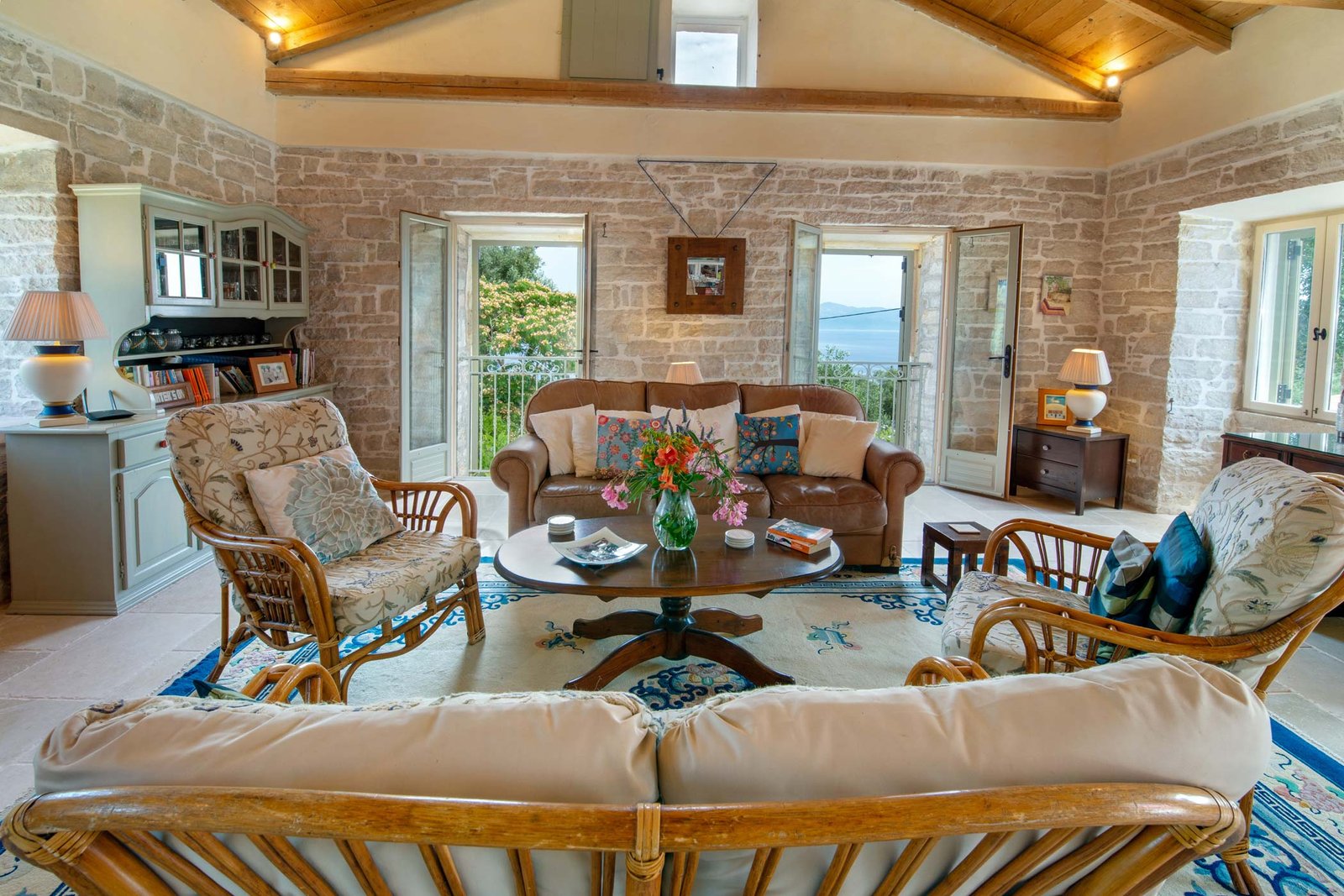 villa-amara-paxos-livingroom-01