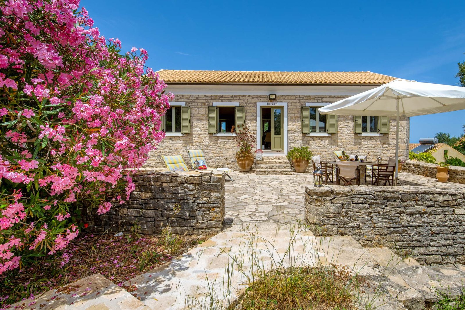 villa-amara-paxos-outdoor-space-04