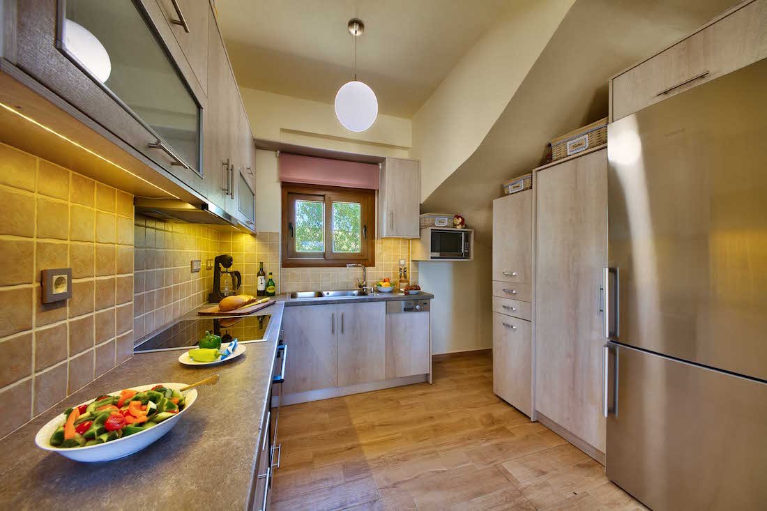 villa-androniki-paxos-kitchen-01