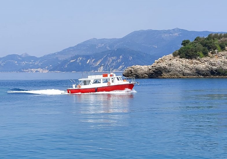 sea-taxi-paxos-thalas-01
