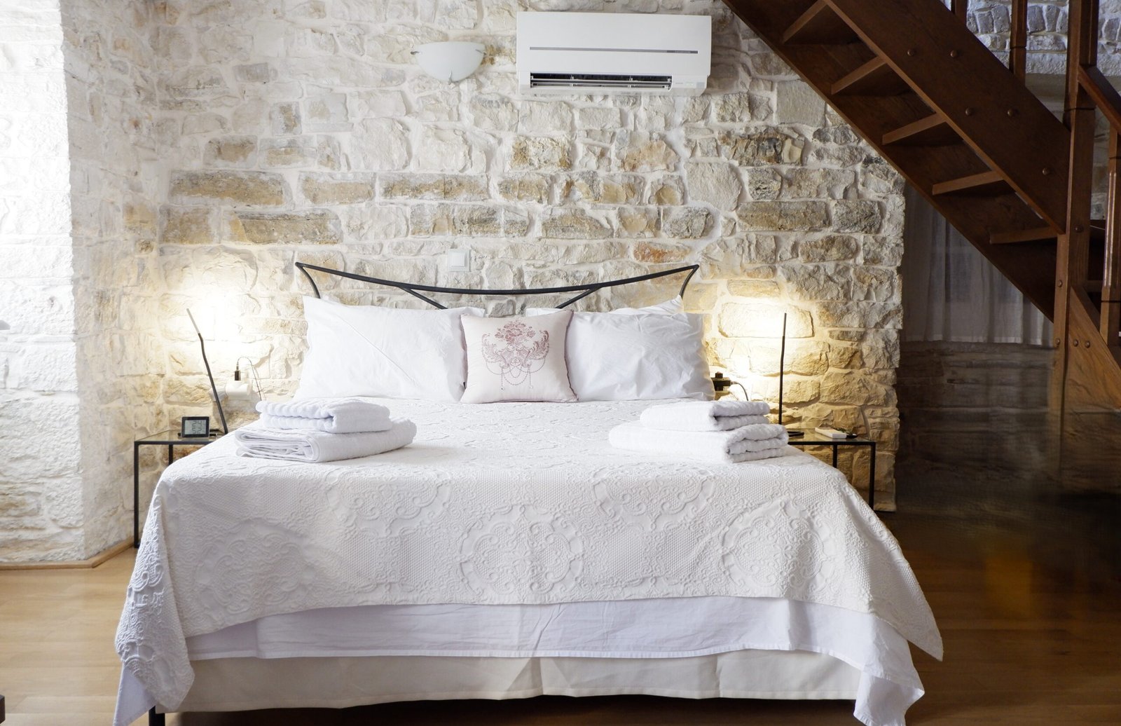 romantica-stone-house-paxos-05