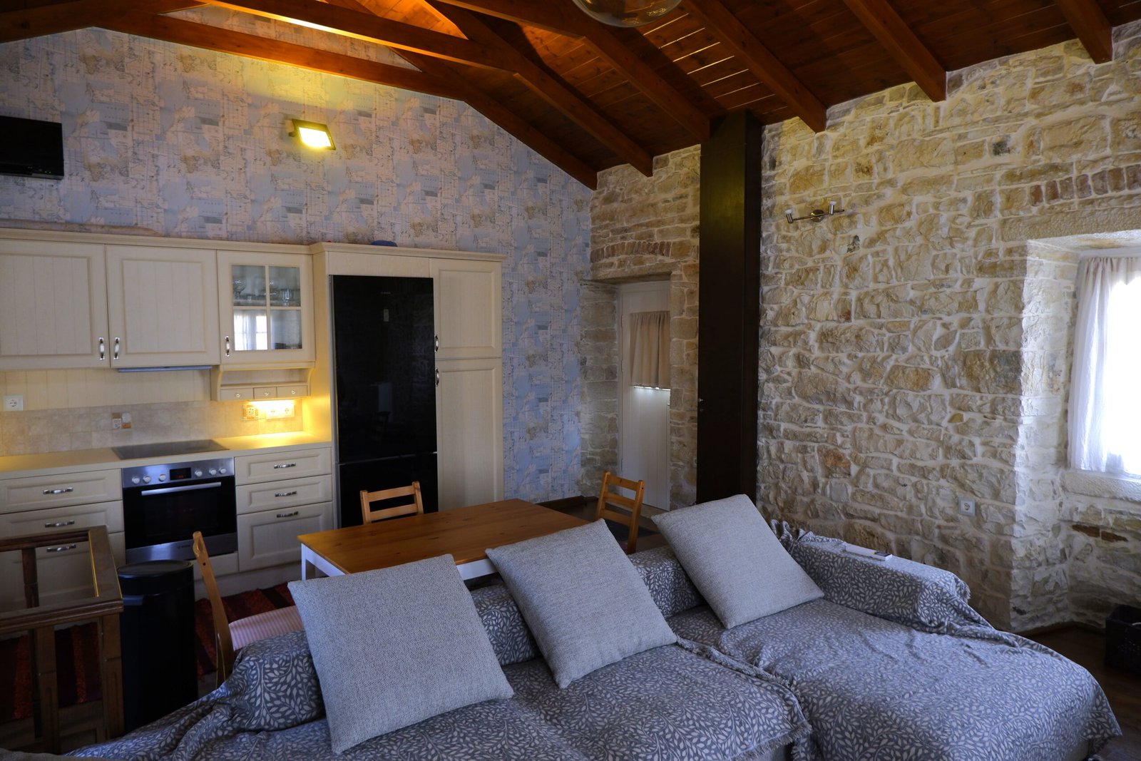romantica-stone-house-paxos-08