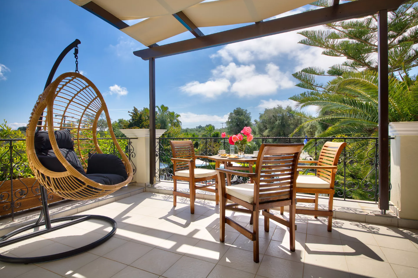 paxos-beach-hotel-junior-suite-pool-view-04