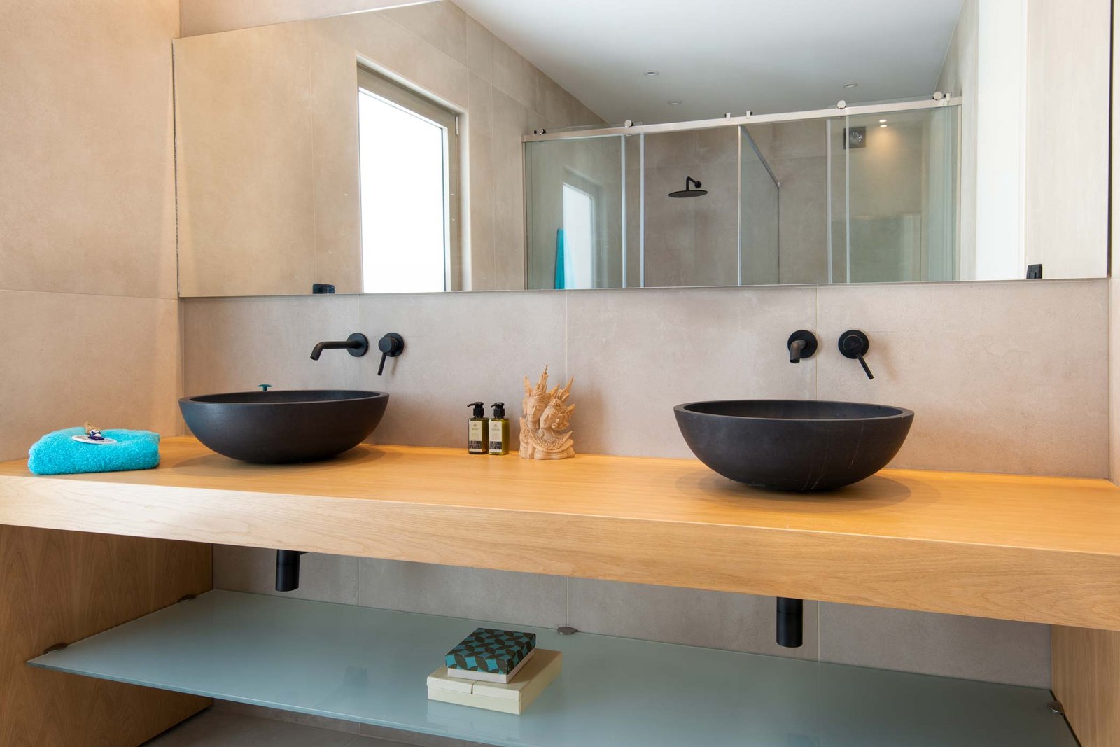 seawhisper-villa-paxos-bathroom-02