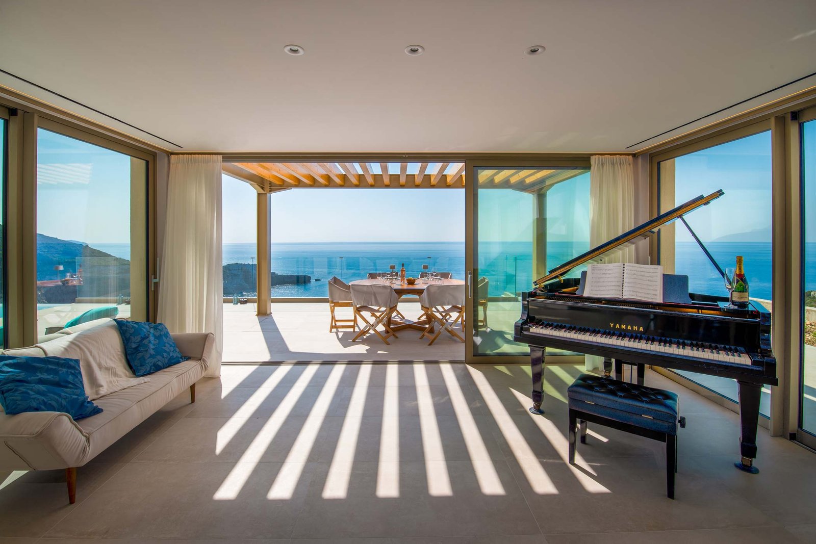 seawhisper-villa-paxos-livingroom-02