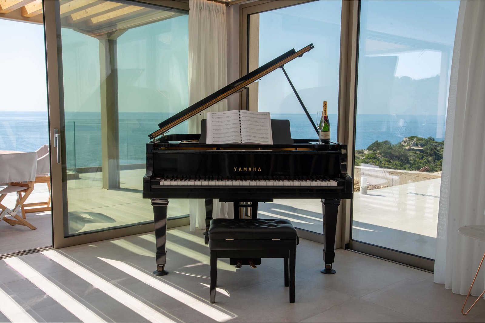 seawhisper-villa-paxos-livingroom-06