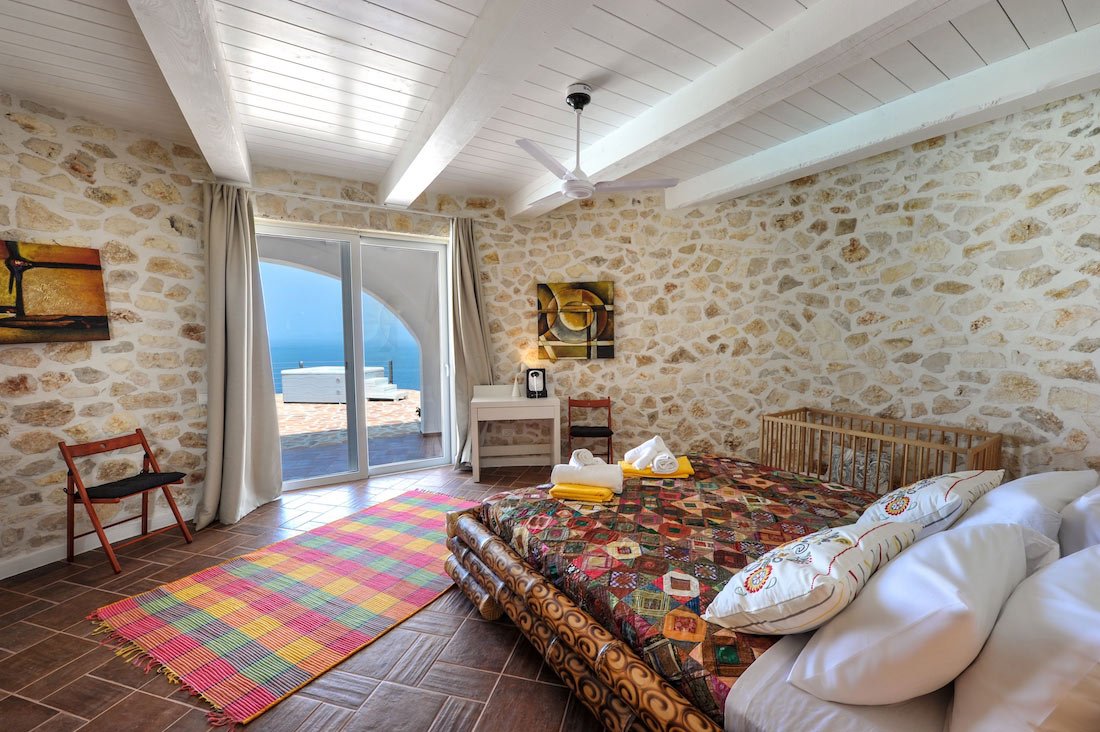 simatan-villa-paxos-bedroom-02