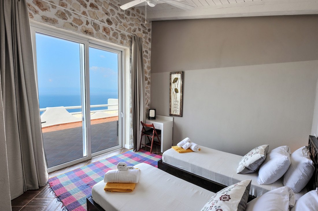 simatan-villa-paxos-bedroom-04