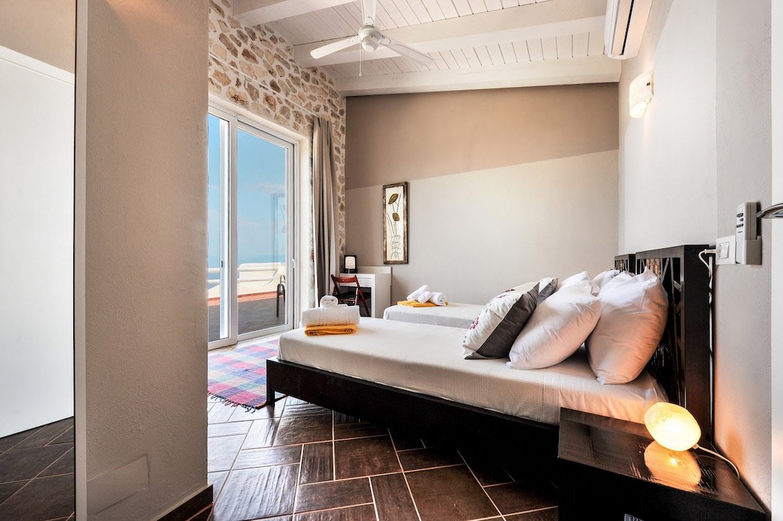 simatan-villa-paxos-bedroom-05